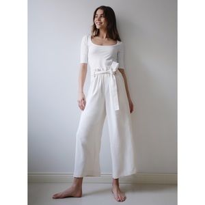 BNWOT Aritzia Wilfred Paperbag Pant in size 4
